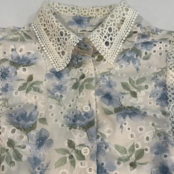 Ultra Pink Blue Floral Lace women’s Blouse. Size S - Picture 3 of 6